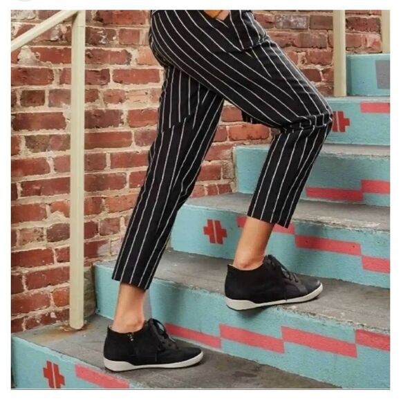 Dansko Onyx High Top Sneakers - Size 39 - Picture 2 of 9